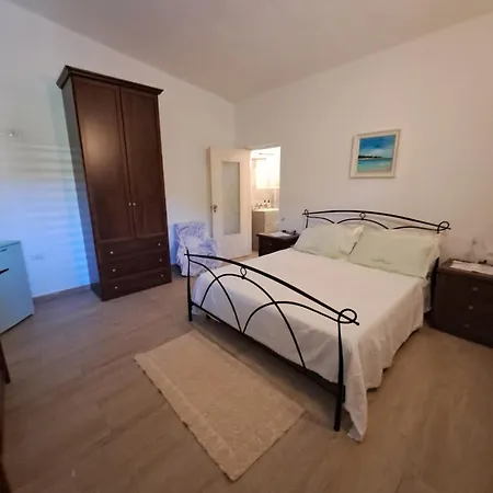 Li Salcuneddi Pensjonat Aglientu